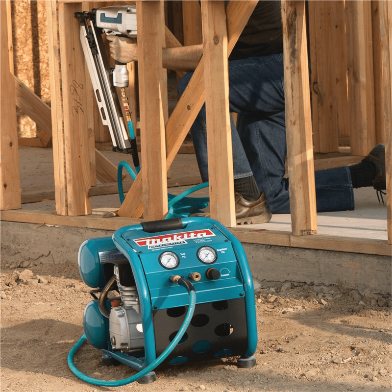 Makita MAC2400 Big Bore 2.5 HP Air Compressor - Image 4