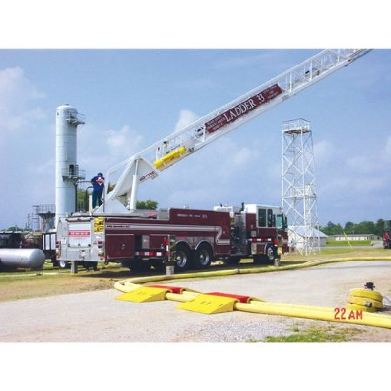 Checkers Industrial Safety Products UHB4045 4.5 in. Polyurethane Single Tunnel Modular Cable and Hose Bridge System for 3 in. Lines, Yellow - Image 3