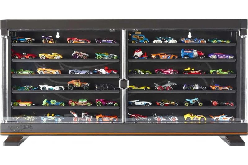 Hot Wheels Display Case with Exclusive Mercedes-Benz 190E 1:64 Scale Sports Car