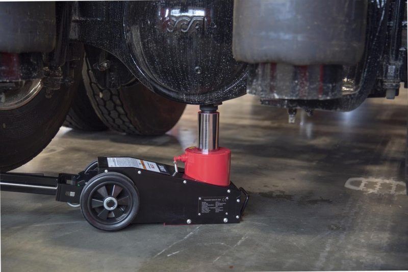 22 Ton Air/Hydraulic Truck Jack - Image 9