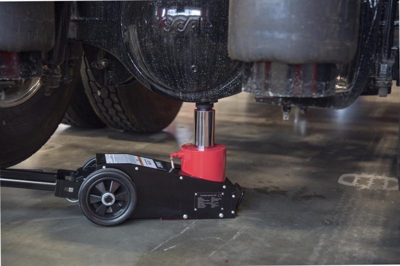 22 Ton Air/Hydraulic Truck Jack - Image 3