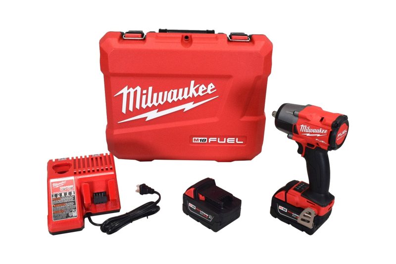 Milwaukee 2962P-22R 18V Cordless 1/2" Impact Wrench Kit w/ Batteries and Charger