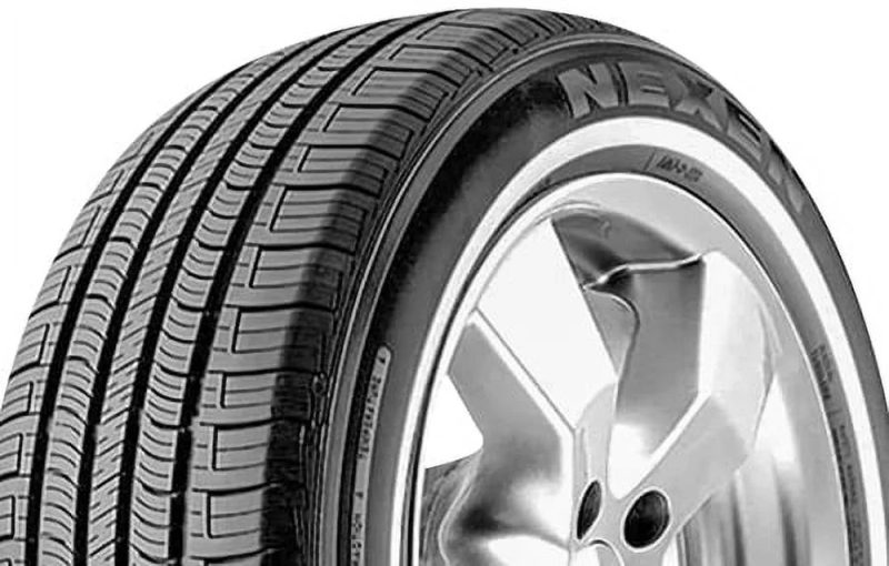 Nexen N'Priz AH5 All Season 235/75R15 109S XL Passenger Tire - Image 2