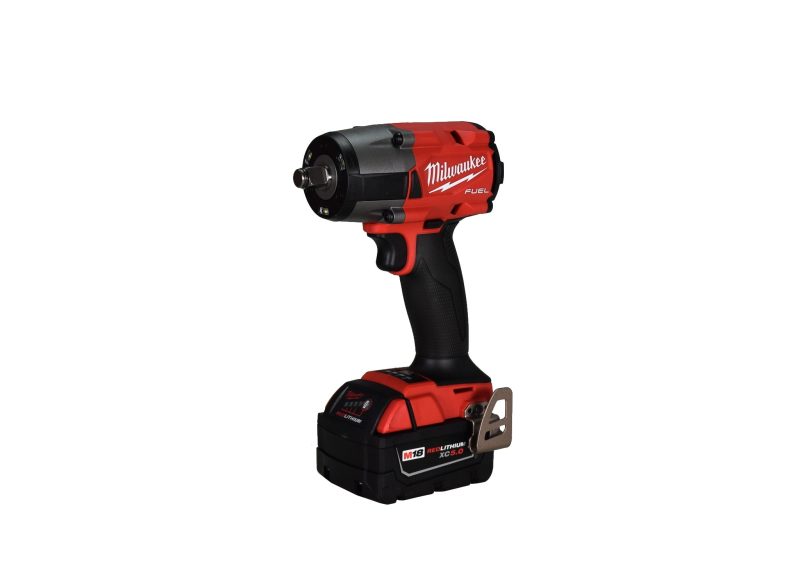 Milwaukee 2962-22R M18 Fuel 18 V 5 amps 1/2 in. Cordless Brushless Mid-Torque Impact Wrench Kit - Image 3