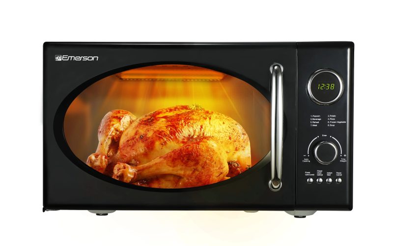 Emerson 0.9 Cu Ft, 800W Retro Black Microwave Oven with Grill, MWRG0901BK - Image 5