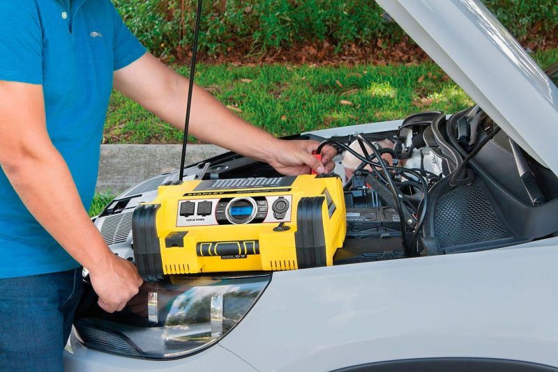 Stanley 1,400A Peak Jump Starter and Professional Power Station with 500 Watt Inverter and 120 PSI Compressor, 12V/USB, PPRH7DS - Image 3