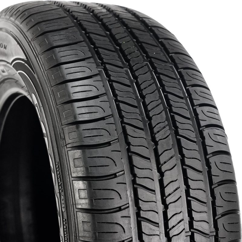 Goodyear Assurance All-Season 215/70R16 100 T Tire - Image 5